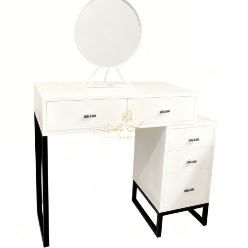 Туалетный столик