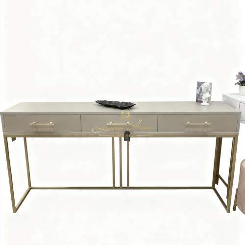 Туалетный столик