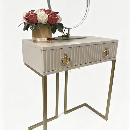 Туалетный столик