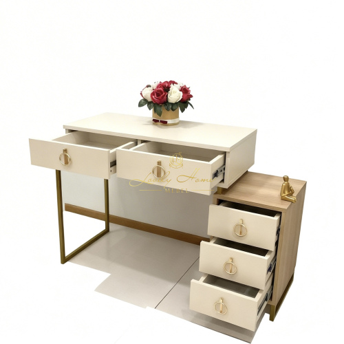 Туалетный столик 